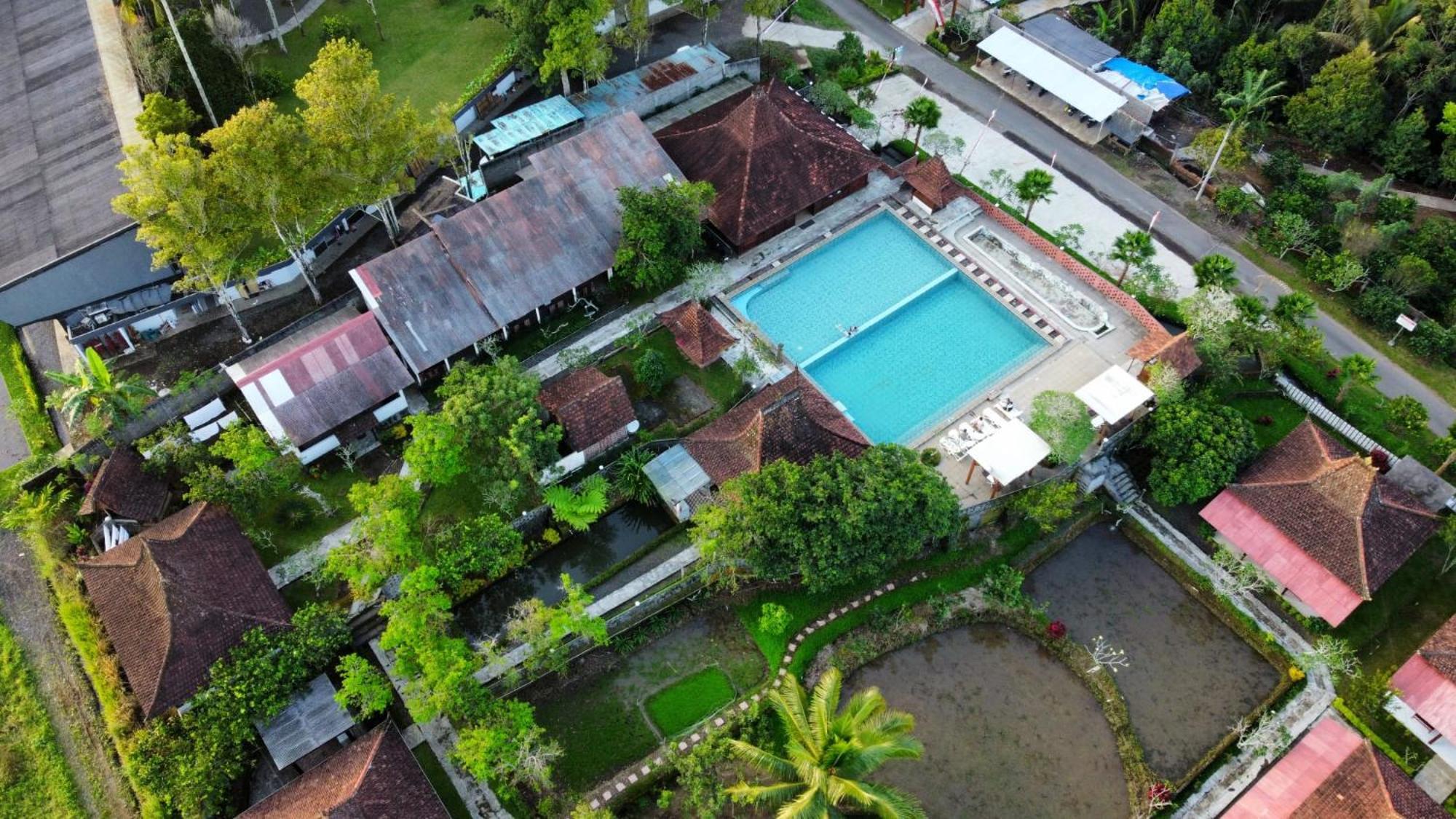Kampoeng Joglo Ijen Villa *