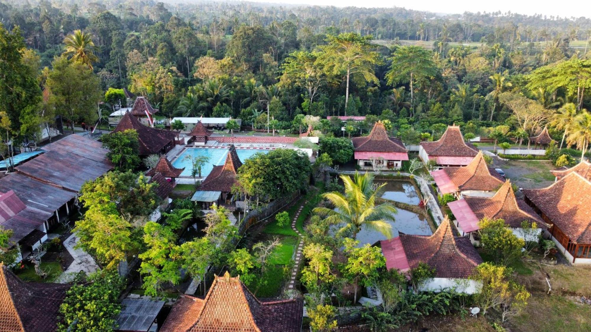 Kampoeng Joglo Ijen Villa Banyuwangi (East Java)