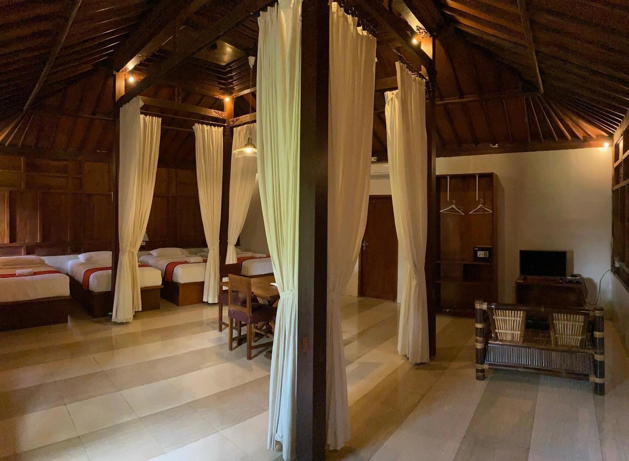 Kampoeng Joglo Ijen Villa