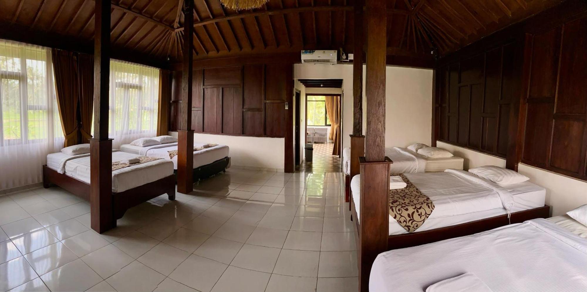 Kampoeng Joglo Ijen Villa *
