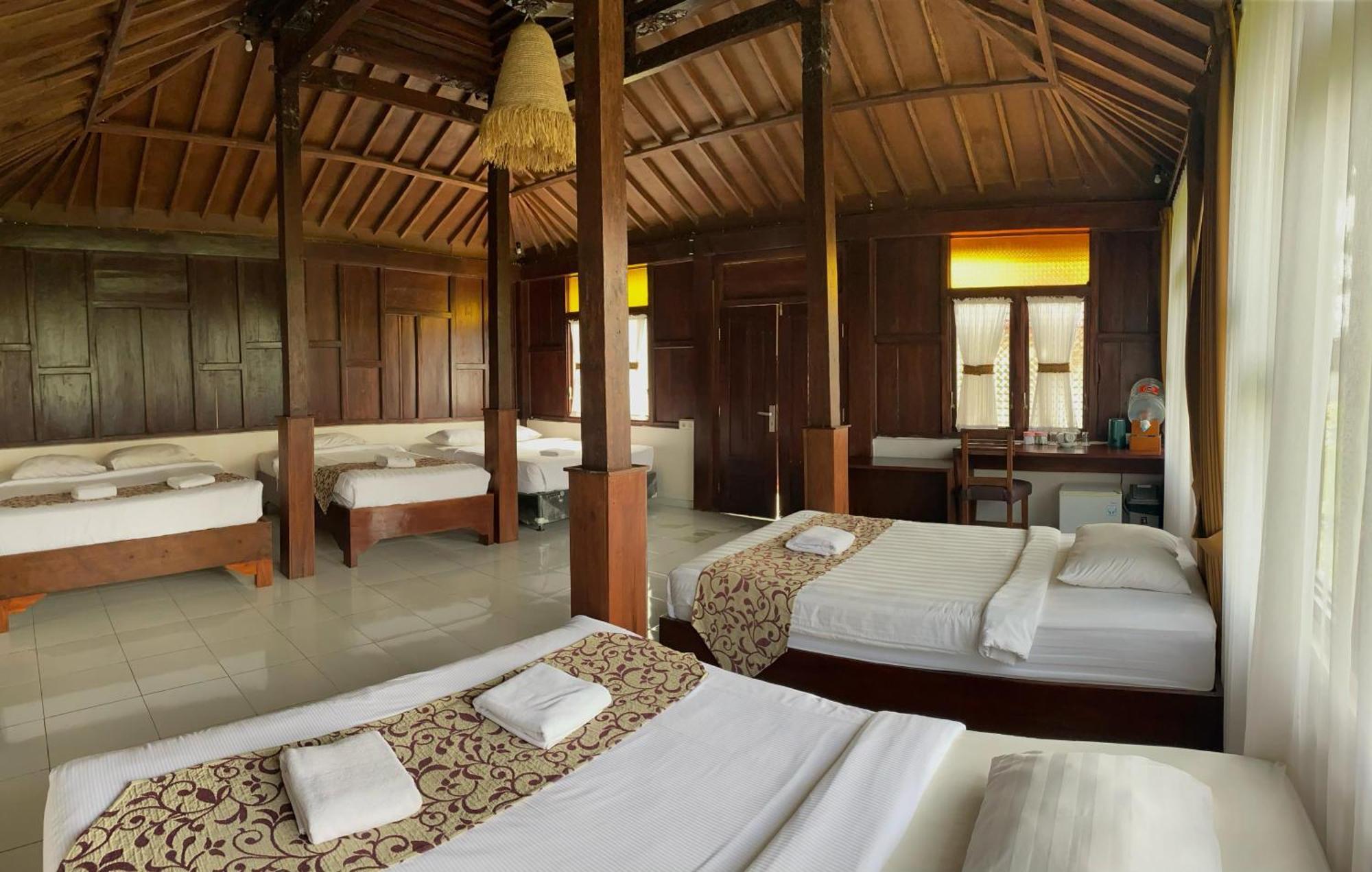 Kampoeng Joglo Ijen Villa
